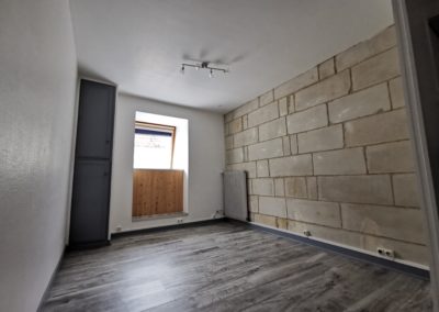 LOUÉ – 86100 CHATELLERAULT fleur de lys – T2 duplex !